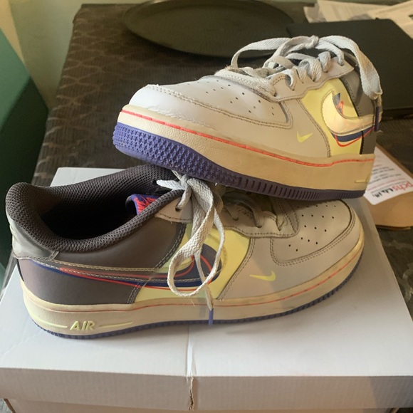 these are Platinum grey/Ruse violet AF1 size 6 YOUTH. - Picture 5 of 5